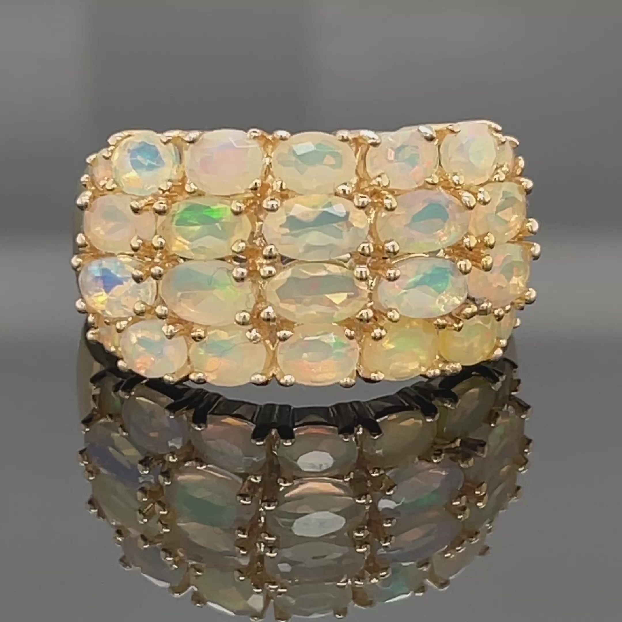 RING AUS 925/- SILBER VERGOLDET MIT ÄTHIOP. OPAL